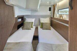 2026 Beneteau Antares 12 Coupe thumbnail 10