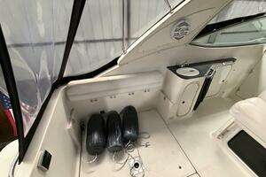 2001 Maxum 3300 SCR thumbnail 17