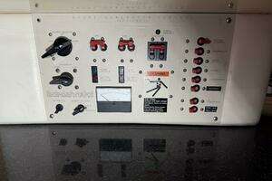 2001 Maxum 3300 SCR thumbnail 39