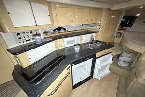 33ft Maxum Yacht For Sale