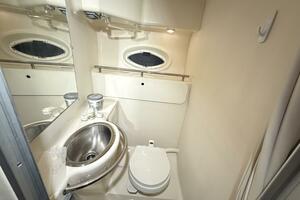 33ft Maxum Yacht For Sale