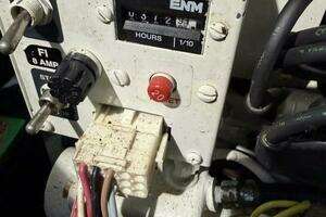 2001 Maxum 3300 SCR thumbnail 31