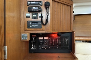 2003 Catalina 350 thumbnail 11
