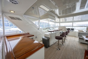 2013 Hatteras 80 Motor Yacht thumbnail 49