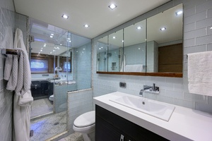 H2OME 80ft Hatteras Yacht For Sale