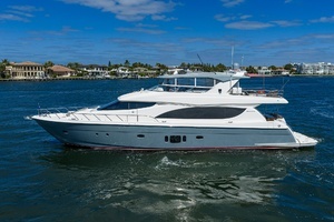 2013 Hatteras 80 Motor Yacht thumbnail 68