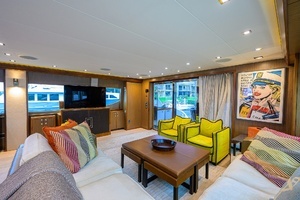 2013 Hatteras 80 Motor Yacht thumbnail 7
