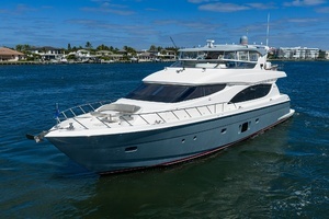 2013 Hatteras 80 Motor Yacht thumbnail 64