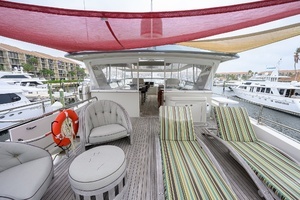 2013 Hatteras 80 Motor Yacht thumbnail 46