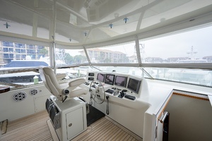 H2OME 80ft Hatteras Yacht For Sale