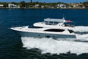 2013 Hatteras 80 Motor Yacht thumbnail 86
