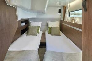 2026 Beneteau Antares 12 Coupe thumbnail 10