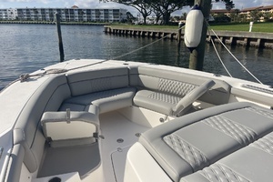 2017 Pursuit S 408 Sport thumbnail 15