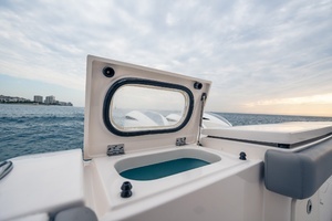 2017 Pursuit S 408 Sport thumbnail 12