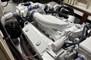 Miles Away 53ft Hatteras Yacht For Sale