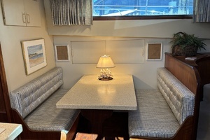 1979 Hatteras Motor Yacht thumbnail 17