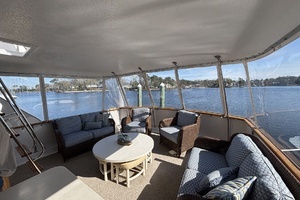 1979 Hatteras Motor Yacht thumbnail 5