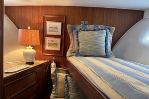 1979 Hatteras Motor Yacht thumbnail 23