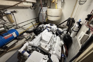 Miles Away 53ft Hatteras Yacht For Sale