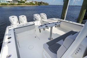 2022 Sea Hunter 41 CTS thumbnail 3
