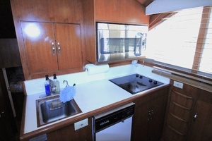 1995 Jefferson 52 Rivanna Cockpit MY thumbnail 11