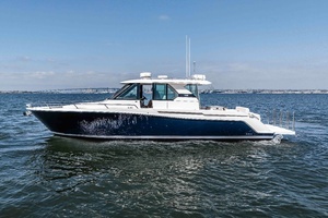 2016 Tiara Yachts Q44 thumbnail 22