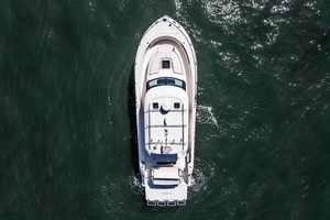 2016 Tiara Yachts Q44 thumbnail 26