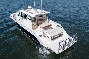 2016 Tiara Yachts Q44 thumbnail 29