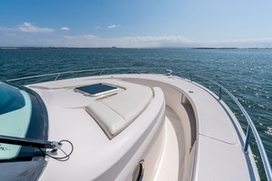 2016 Tiara Yachts Q44 thumbnail 12