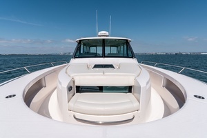2016 Tiara Yachts Q44 thumbnail 3