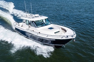 2016 Tiara Yachts Q44 thumbnail 1