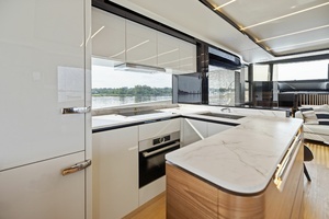 2024 Absolute Navetta 64 thumbnail 37