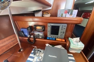 2005 Beneteau 42 CC thumbnail 10