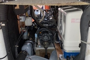 2005 Beneteau 42 CC thumbnail 23