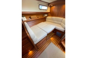 2016 Sabre 42 Fly Bridge Sedan thumbnail 16