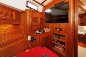 2016 Sabre 42 Fly Bridge Sedan thumbnail 18