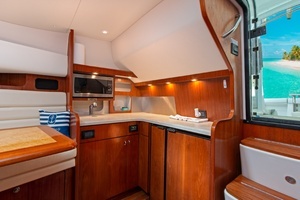 2007 Tiara Yachts 3800 Open thumbnail 32