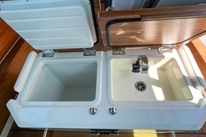 2020 Axopar 28 Cabin thumbnail 29