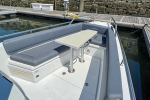 2020 Axopar 28 Cabin thumbnail 10
