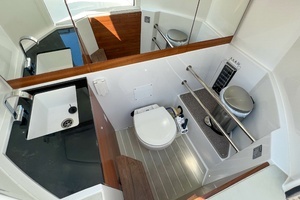 2020 Axopar 28 Cabin thumbnail 26