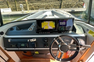 2020 Axopar 28 Cabin thumbnail 19