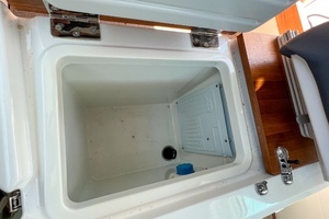2020 Axopar 28 Cabin thumbnail 28