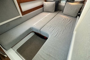 2020 Axopar 28 Cabin thumbnail 25