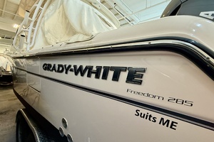 2023 Grady-White Freedom 285 thumbnail 7