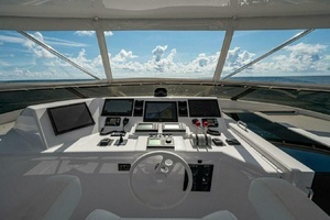 2003 Hatteras 100 Raised Pilothouse thumbnail 16