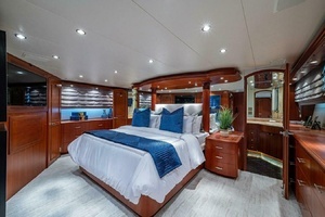 2003 Hatteras 100 Raised Pilothouse thumbnail 10