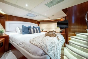 2003 Hatteras 100 Raised Pilothouse thumbnail 12