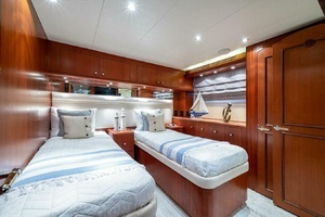 2003 Hatteras 100 Raised Pilothouse thumbnail 14