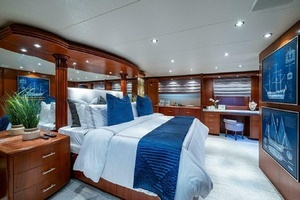 2003 Hatteras 100 Raised Pilothouse thumbnail 9