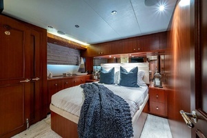 2003 Hatteras 100 Raised Pilothouse thumbnail 13